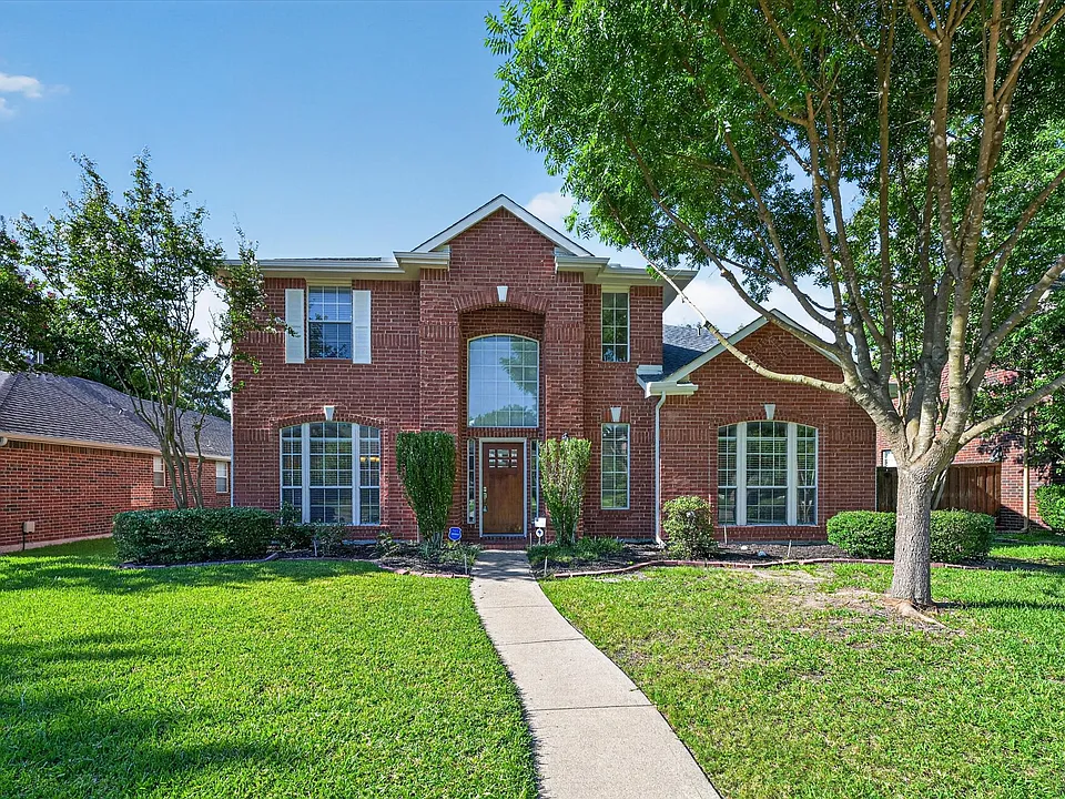 11613 Alexandria Dr