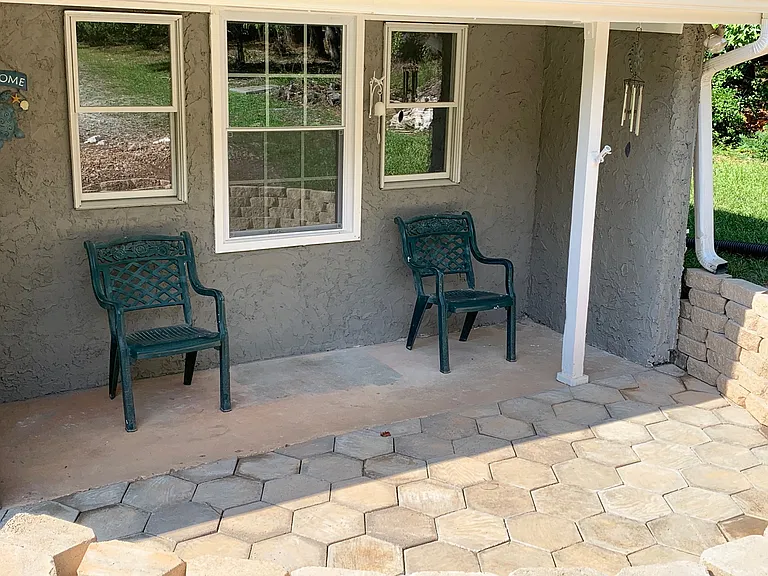 155 Brentwood Rd — Photo 2