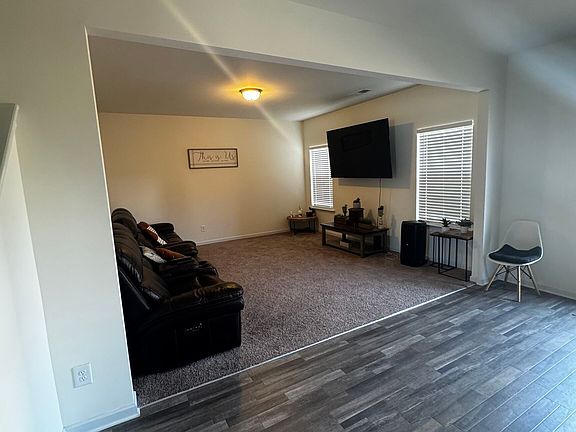 3rd image of 212 Addison Dr NW