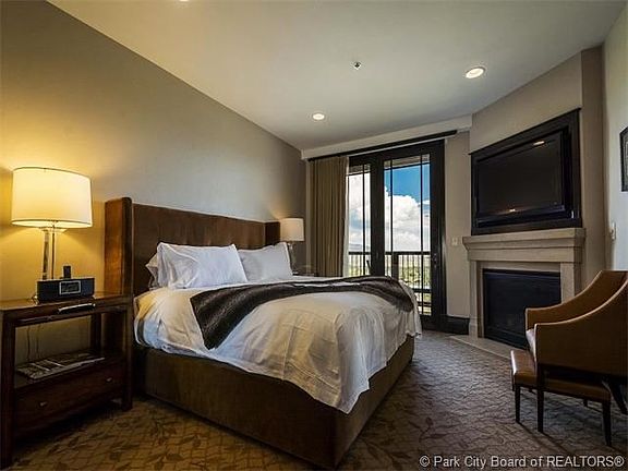 2nd image of 2100 W Frostwood Blvd #4140