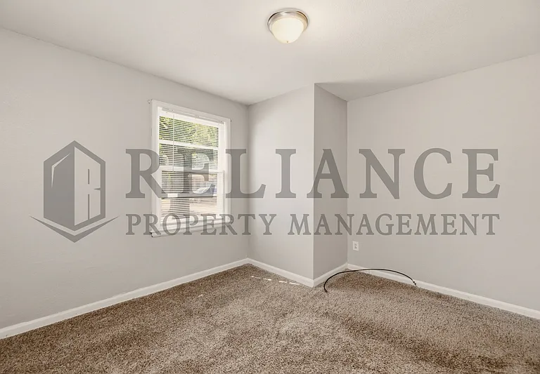 1126 S Silverdale Ct — Photo 32