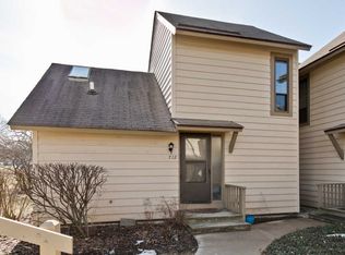 712 Wakefield Rd, Gurnee, IL 60031