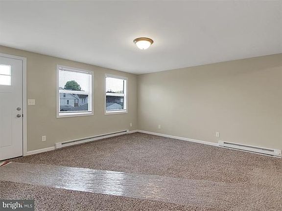 3rd image of 31 Gay St