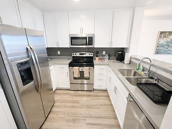 5th image of 10740 Wilshire Blvd #608