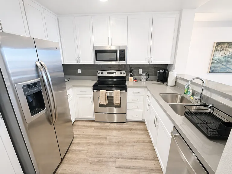 10740 Wilshire Blvd #608 — Photo 5
