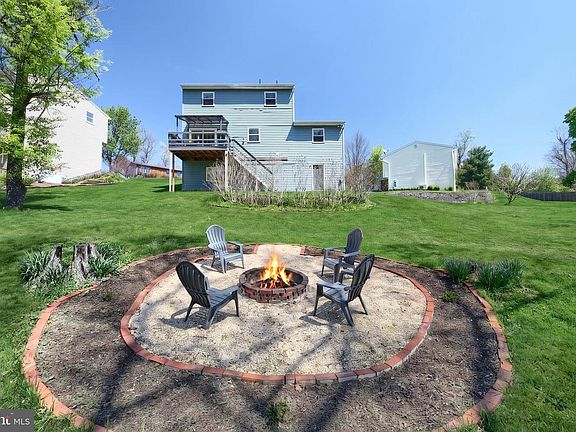 4th image of 180 Sugar Maple Dr
