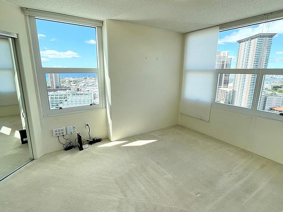 3rd image of 801 King St APT 2804