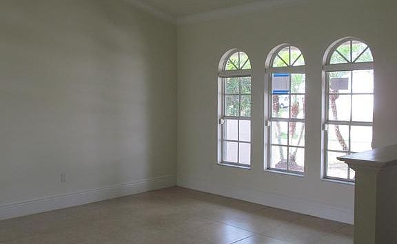 2nd image of 3333 Perrine Street