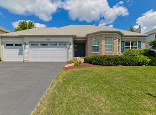 3536 Hidden Fawn Dr, Elgin, IL 60124