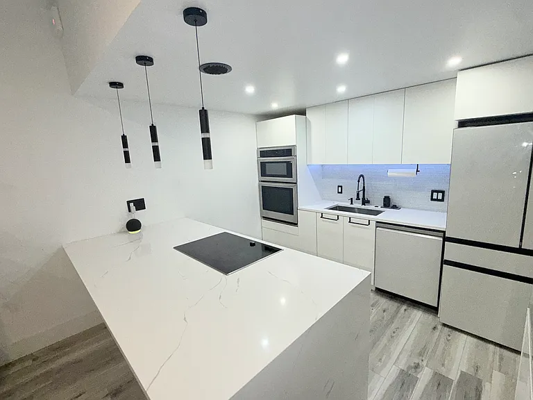 7164 Southgate Blvd — Photo 2