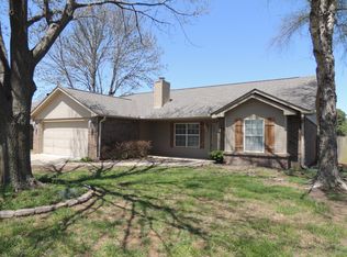 2703 Pleasant View Ln, Bentonville, AR 72712