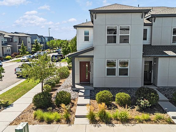 2nd image of 16073 E Warner Pl