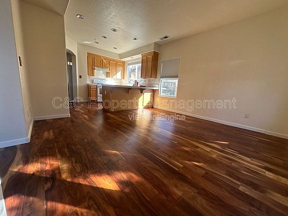 4th image of 1058 Twin Creeks Dr