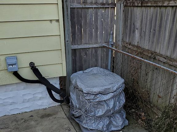 5th image of 2100 Huizen Ave SW