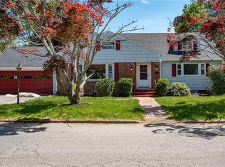 120 Beach Rd, Bristol, RI 02809