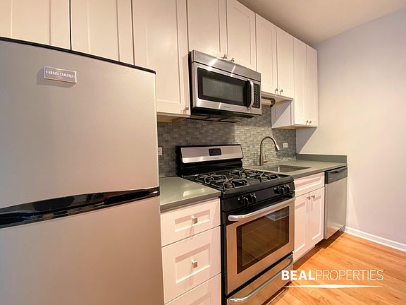 2nd image of 2834 W Palmer St #1-304