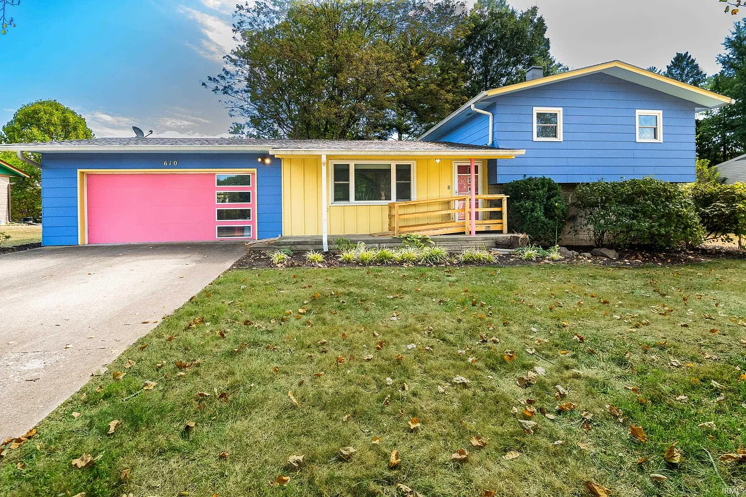 610 N Staats Dr photo 1