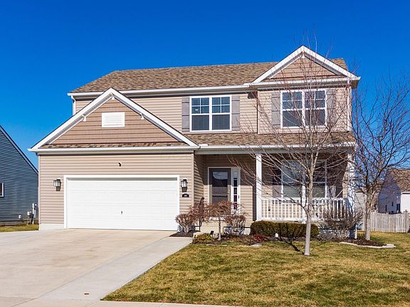3rd image of 160 Chestnut Commons Dr