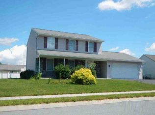 1 Cottage Ln, Newmanstown, PA 17073