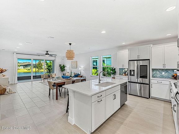 3rd image of 3079 Pangea Cir