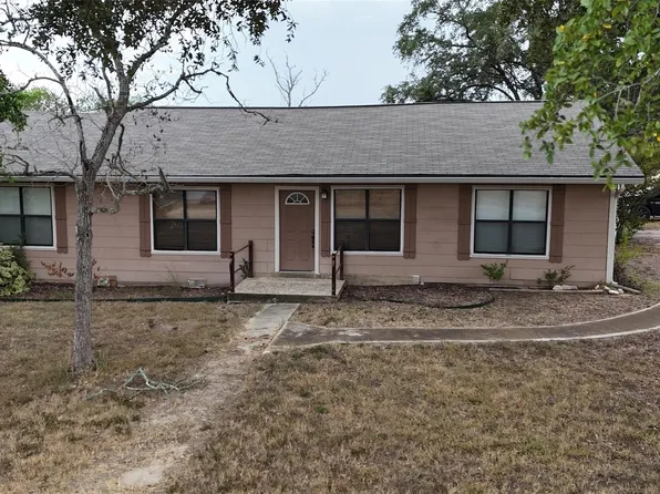 307 5th St, Sutherland Springs, TX 78161