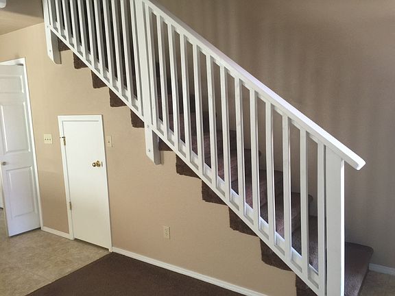 STAIRCASE WITH STORAGE