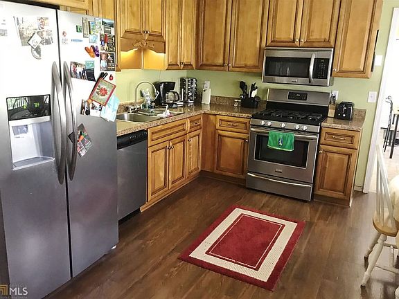 5th image of 215 Summertown Dr