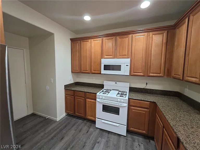 7510 Perla Del Mar Ave — Photo 11