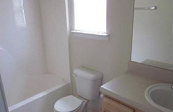 3rd image of 528 Epris Ln