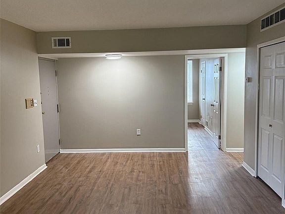 5th image of 33023 Fargo St