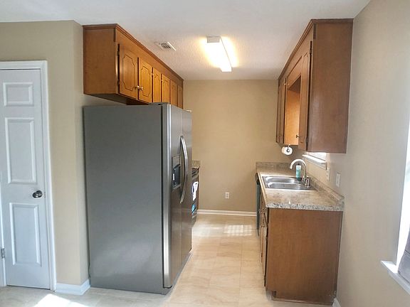 2nd image of 2406 Creekwood Dr