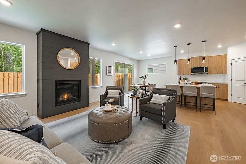 5th image of 2918 Cedar View Way