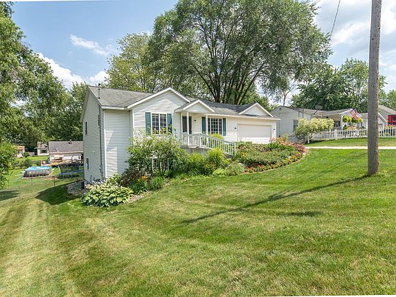 4th image of 4224 Costa Ave NE