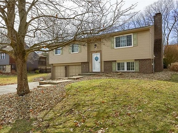 2nd image of 208 Woodridge Dr