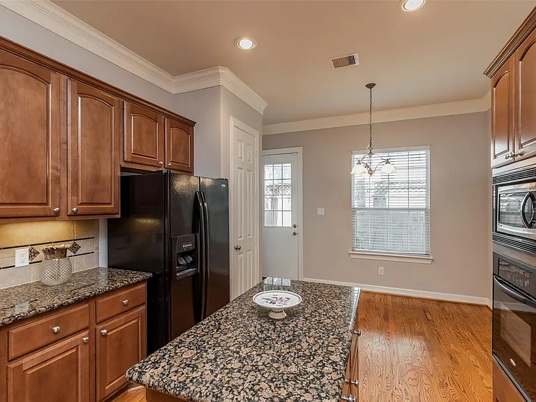 10126 Holly Chase Dr — Photo 17
