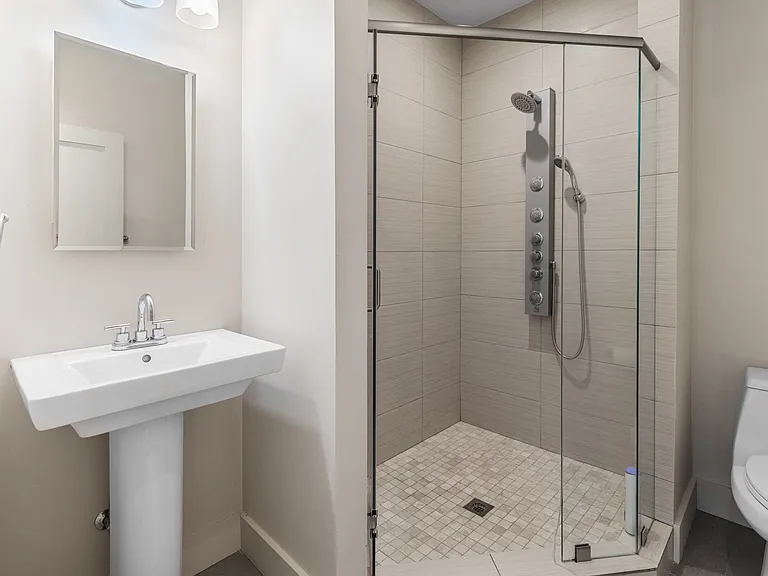 32 Fairway Dr — Photo 12