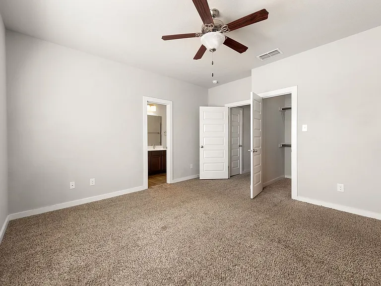 561 Creekside Frst — Photo 9