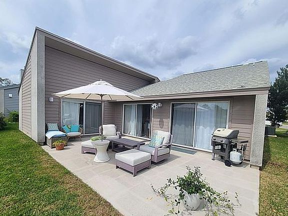 4th image of 2457 Lorraine Ct