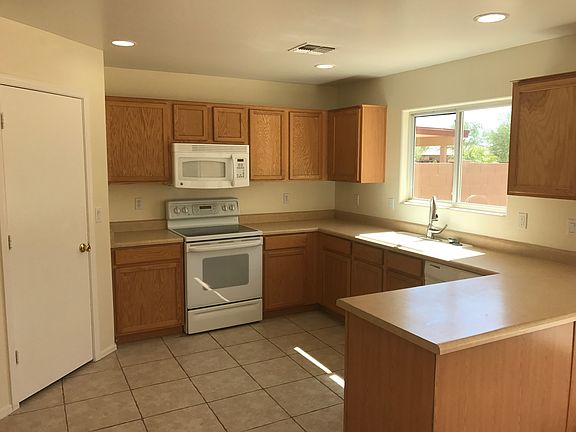 Highly functional and bright kitchen