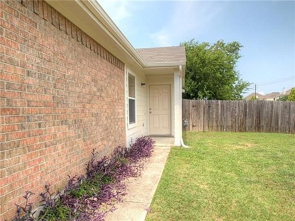 5th image of 900 Antique Heritage Dr
