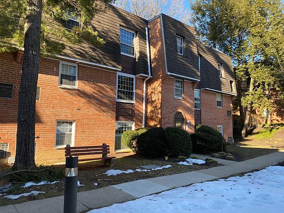3rd image of 4000 Gypsy Ln Unit 621