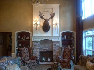 11297 Cragwold Rd, Saint Louis, MO 63122