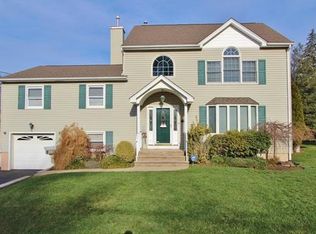 110 E Elmwood Dr, South Plainfield, NJ