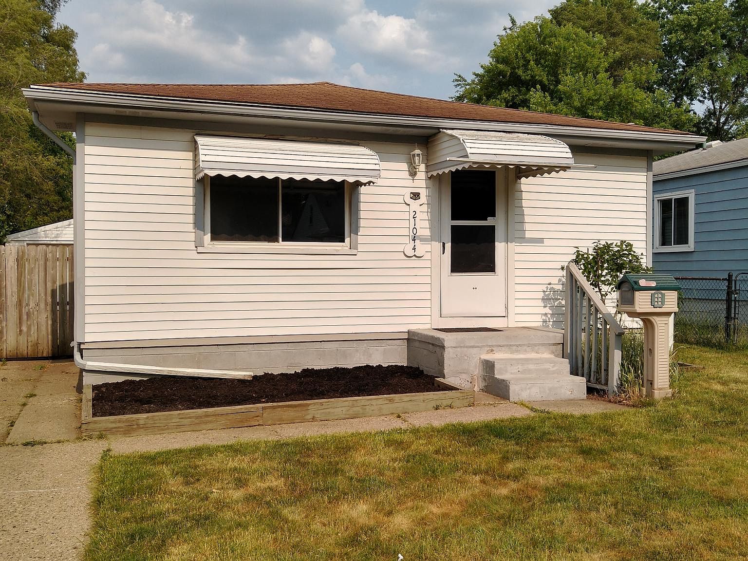 21044 Syracuse Ave, Warren, MI 48091 Zillow