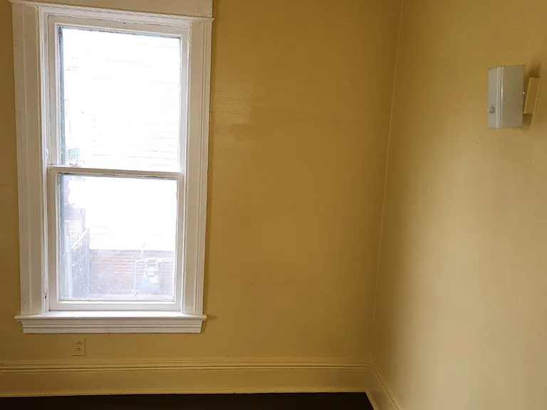 11 Renwood St #1 — Photo 4