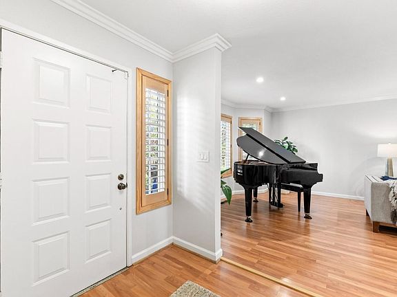 3rd image of 702 Duncanville Ct
