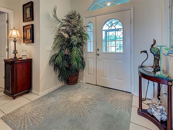 5th image of 2126 Charleston Park Dr