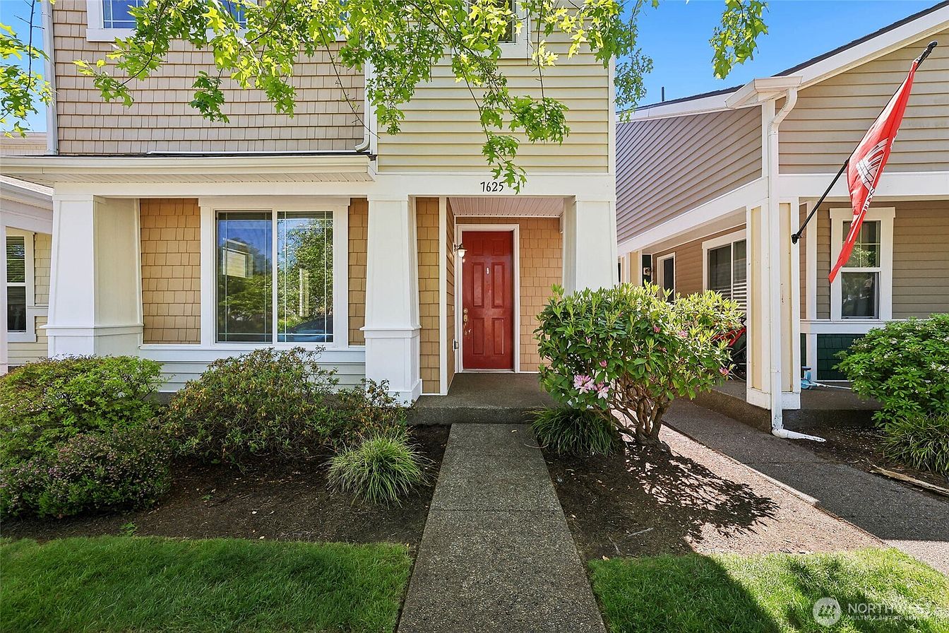 1st image of 7625 Rushmore Way NE