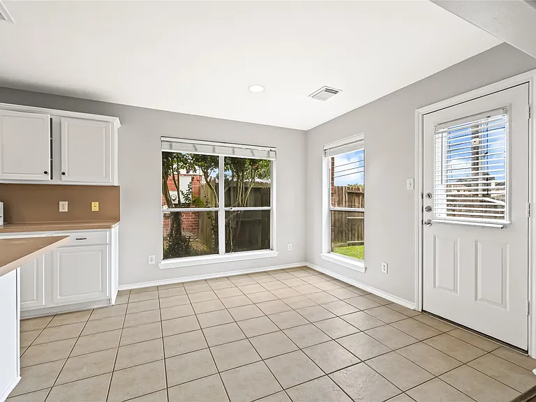 3115 Glenthorpe Ln — Photo 13