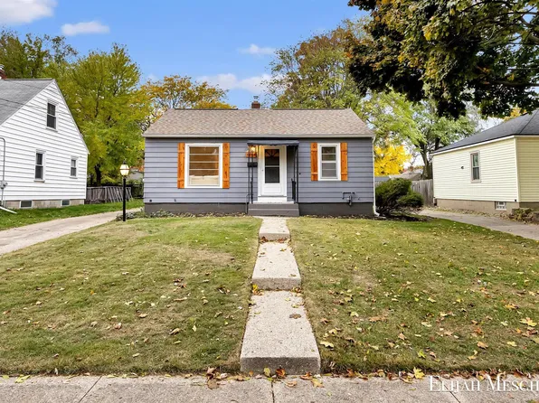 3241 Birchwood Ave SW, Wyoming, MI 49548